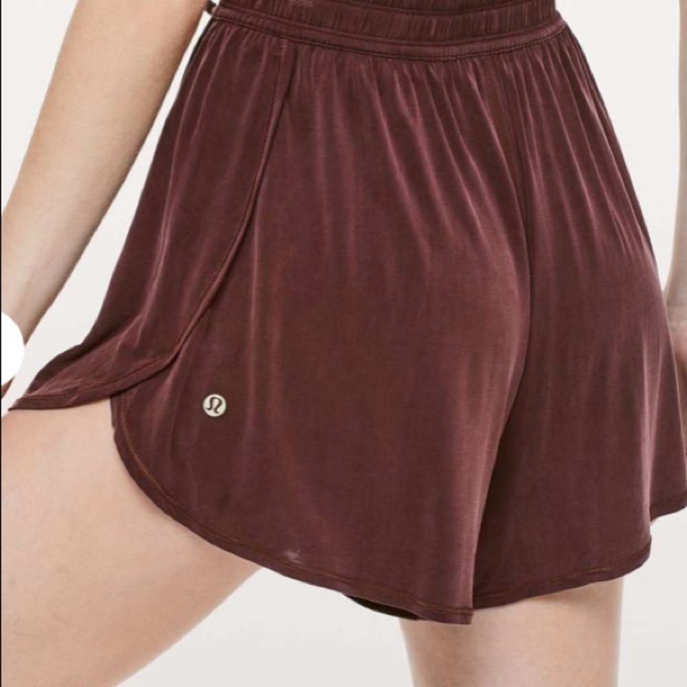 Lululemon principal dancer size 8